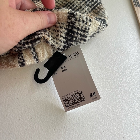 H&M nwt tan black plaid knit cabby hat - Picture 2 of 5